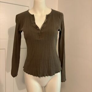 Tee Co size Small Olive Green Neutral Lettuce Hem Long Sleeve Henley